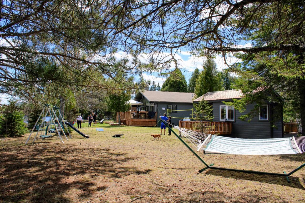 House Laurentians Chalet